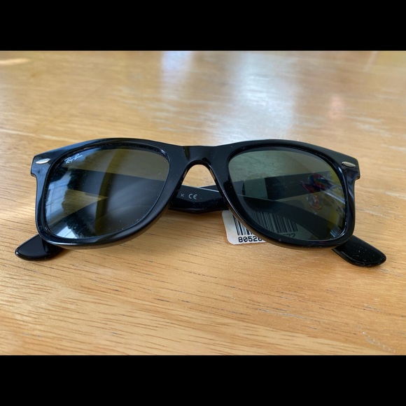 Ray-Ban Sunglasses - NEW W TAG - Picture 6 of 7